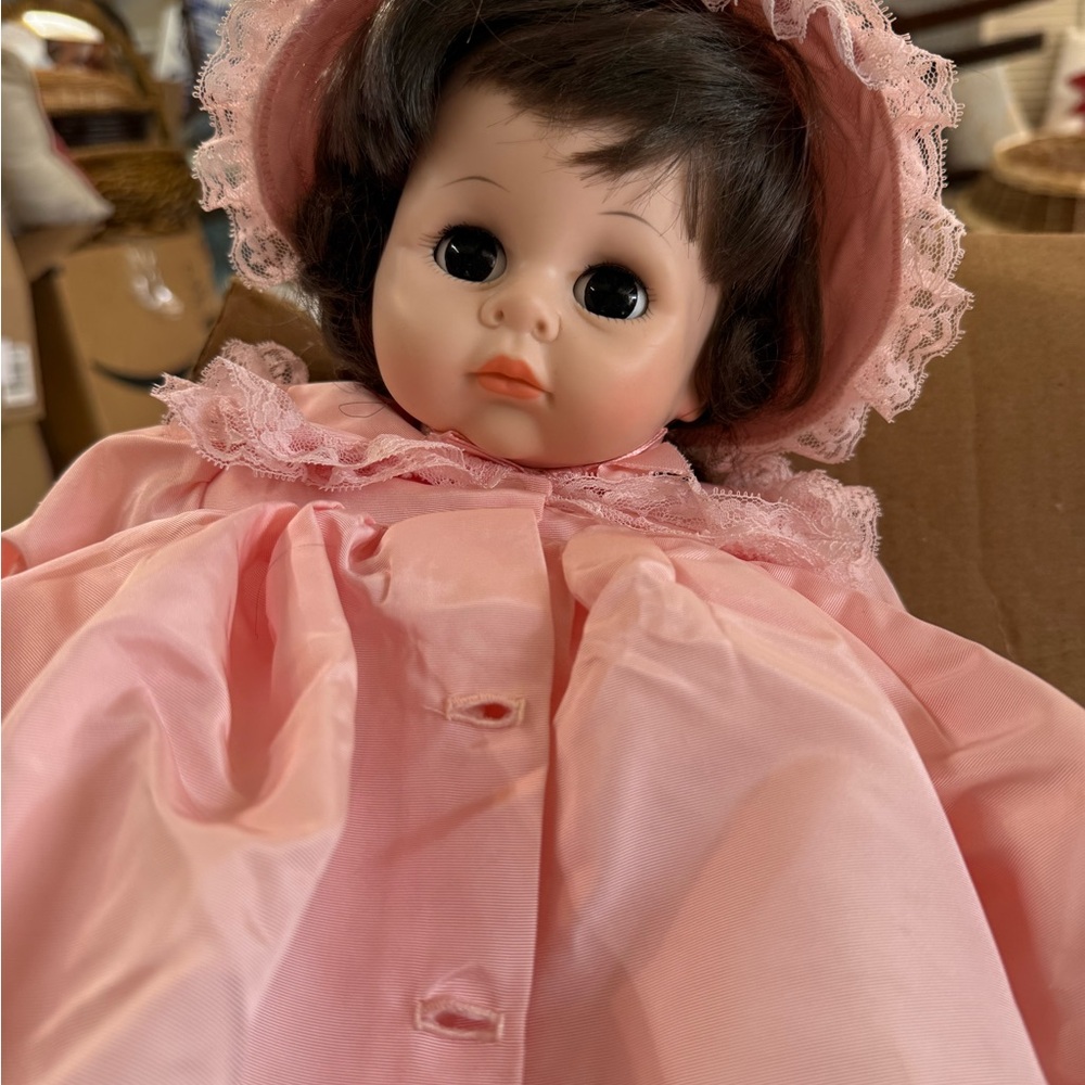 Madame Alexander vintage ’77 PC 18” with original clothes